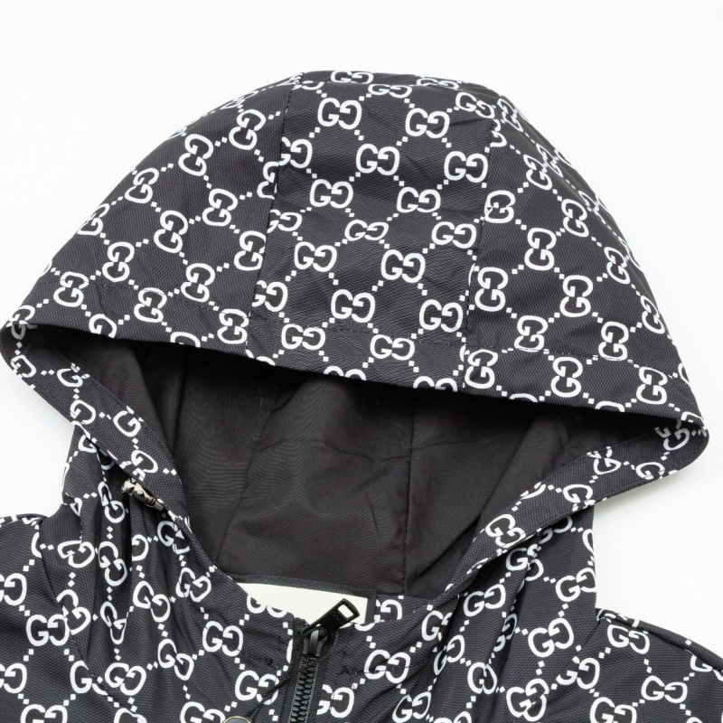 G*u*i coats